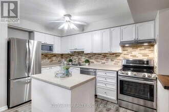 73 Woolwich St in Kitchener, ON - Building Photo - Building Photo