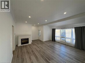 65 Broadway St W in Brant, ON - Building Photo - Building Photo