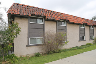 El Dorado Village Apartments in Santa Paula, CA - Building Photo - Building Photo