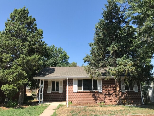 property at 2565 S High St