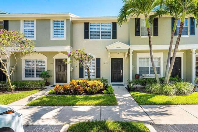 834 Kokomo Key Ln in Delray Beach, FL - Foto de edificio - Building Photo