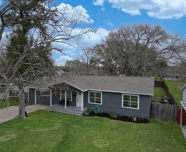 property at 303 Yaupon St