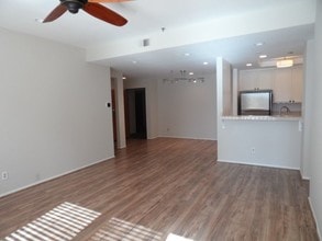 2445 Brant St-Unit -Unit 208 in San Diego, CA - Building Photo - Building Photo