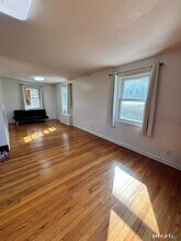 394 Clintonville Rd in North Haven, CT - Building Photo - Building Photo