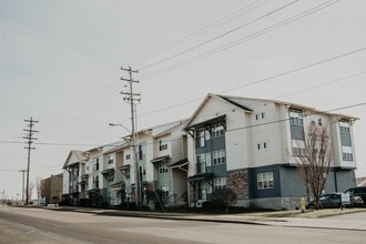 The Yacht Club Apartments in Astoria, OR - Building Photo - Building Photo