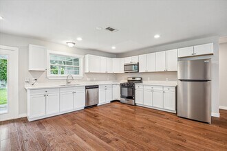 2006 Du Barry Ln in Houston, TX - Building Photo - Building Photo