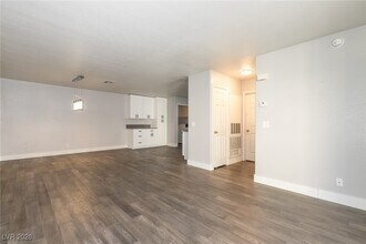 3673 Ian Thomas St in Las Vegas, NV - Building Photo - Building Photo