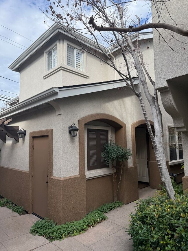 444 Tyndall St in Los Altos, CA - Building Photo - Building Photo