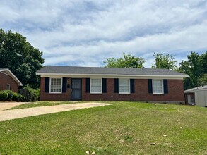 1008 Pelham St in Montgomery, AL - Building Photo - Building Photo