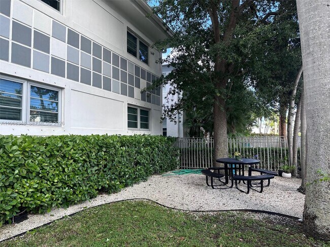 1341 15th St in Miami Beach, FL - Building Photo - Building Photo