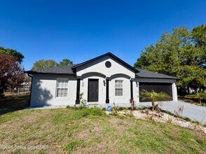 160 Eureka Ave NE in Palm Bay, FL - Building Photo - Building Photo