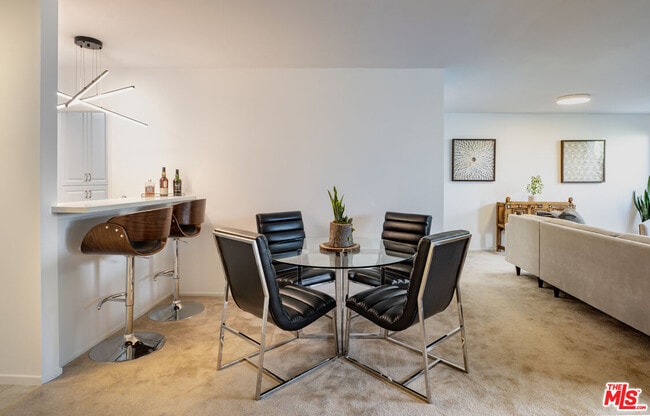 927 Kings Rd in West Hollywood, CA - Building Photo - Building Photo