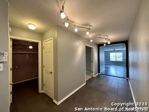 11515 Valley Garden in San Antonio, TX - Building Photo - Building Photo