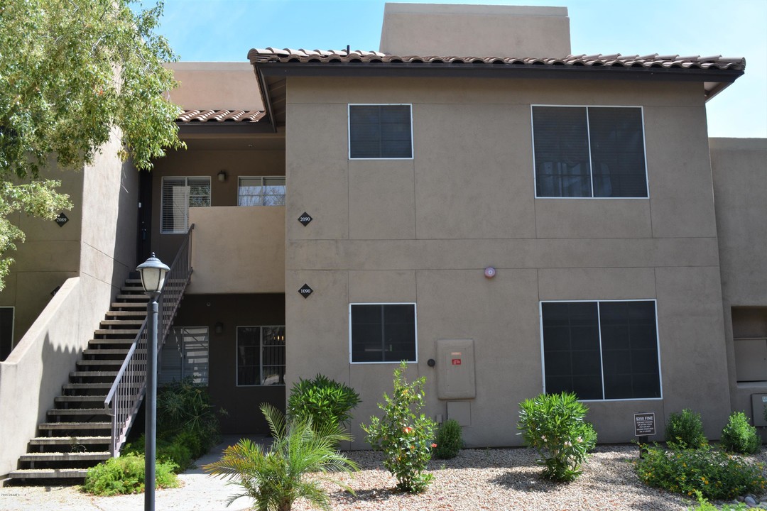 9450 E Becker Ln in Scottsdale, AZ - Building Photo