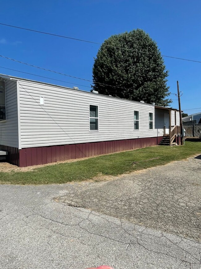 41 Birchwood Ct in Huntington, WV - Building Photo - Building Photo