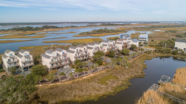 109 Anchor Dr in Surf City, NC - Building Photo - Building Photo