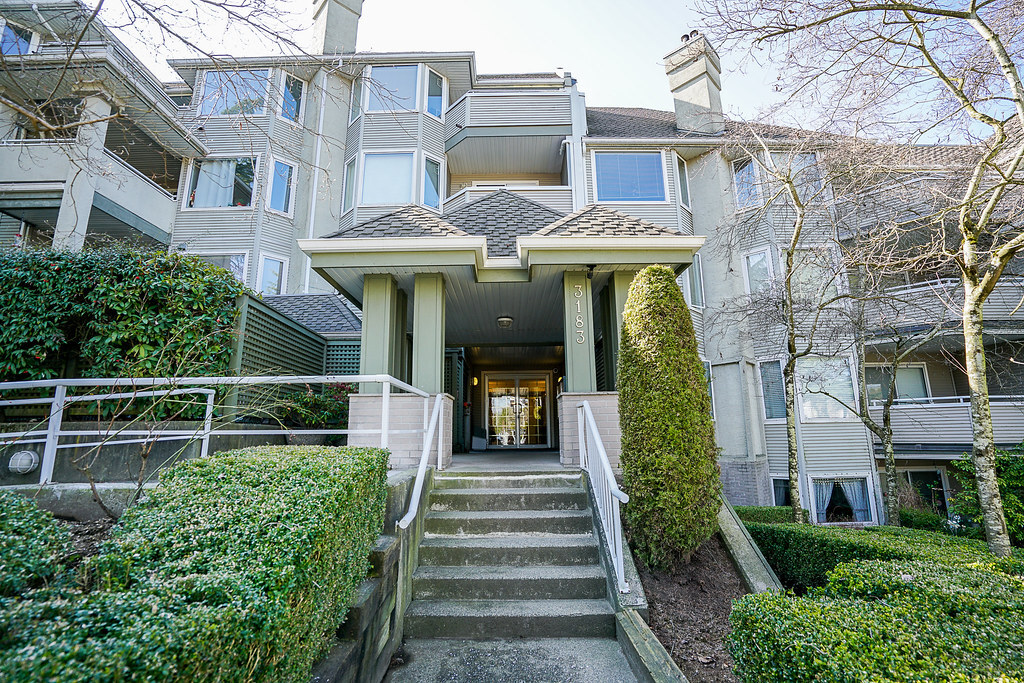 3183 Esmond Ave in Burnaby, BC - Building Photo