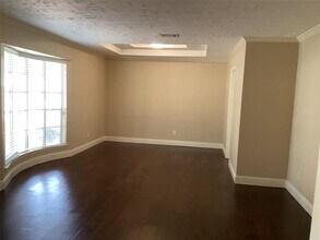 2031 Millhouse Rd in Houston, TX - Building Photo - Building Photo