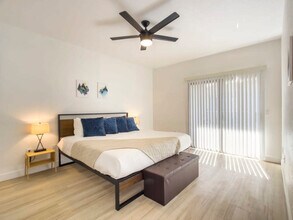 15608 N 71st St in Scottsdale, AZ - Foto de edificio - Building Photo