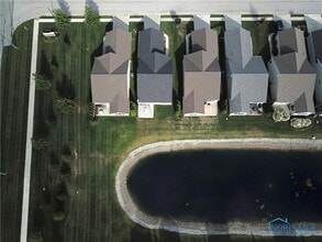 2143 Fieldbrook Dr in Toledo, OH - Building Photo - Building Photo