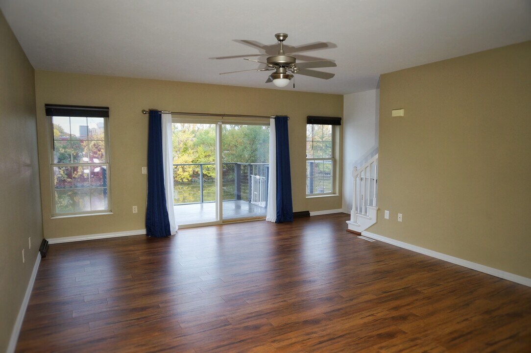 159 Marina Pl, Unit 159 Marina Place in Menasha, WI - Foto de edificio