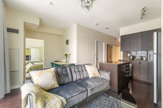 55 Lake Shore Blvd W in Toronto, ON - Building Photo - Building Photo