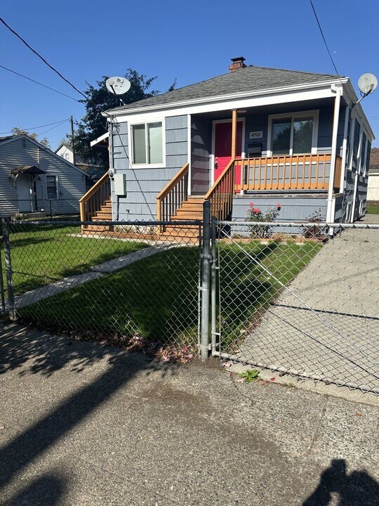 4706 S Findlay St in Seattle, WA - Building Photo