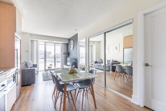 221 Windsor St in Toronto, ON - Building Photo - Building Photo