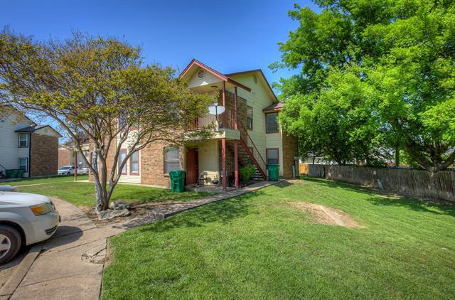 5113 Herrick Ct in Haltom City, TX - Building Photo