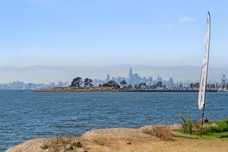 DEL CORONADO in Alameda, CA - Building Photo - Building Photo