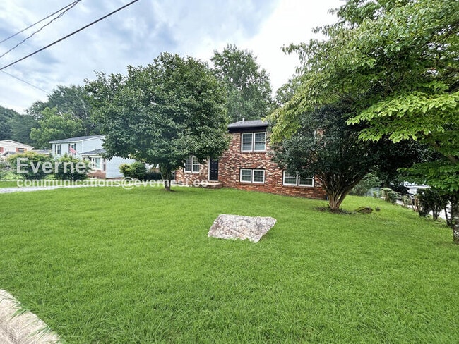 542 Newcastle Rd in Gastonia, NC - Building Photo - Building Photo