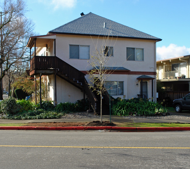 401 Mission Ave in San Rafael, CA - Building Photo - Building Photo