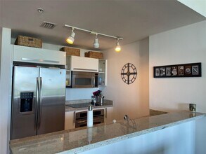 601 NE 36th St, Unit 3150 in Miami, FL - Foto de edificio - Building Photo