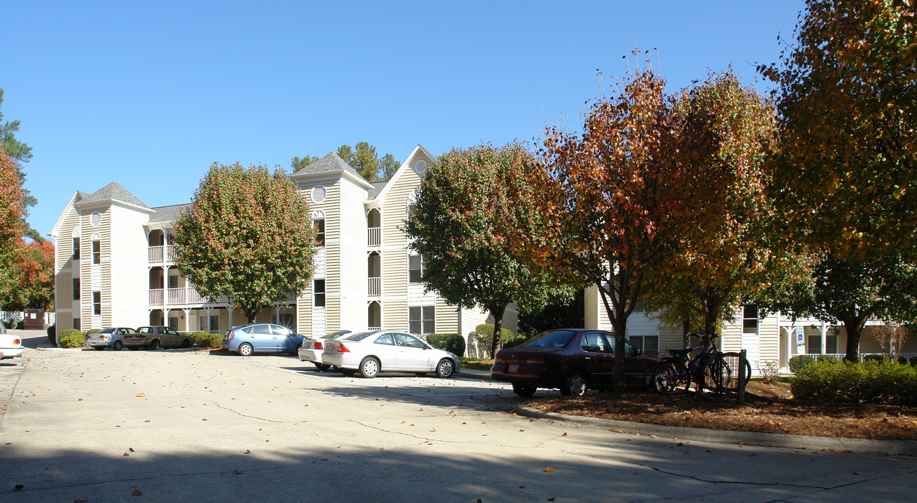 LaSalle Pointe Apartments in Durham, NC - Building Photo