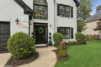 230 Bluff Oak Dr in Roswell, GA - Building Photo - Building Photo