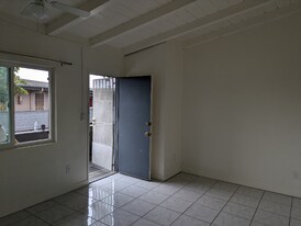 7002 Linda Vista Rd in San Diego, CA - Building Photo