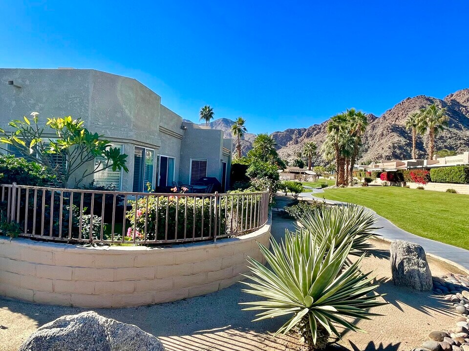 48602 Pso Tarazo in La Quinta, CA - Building Photo
