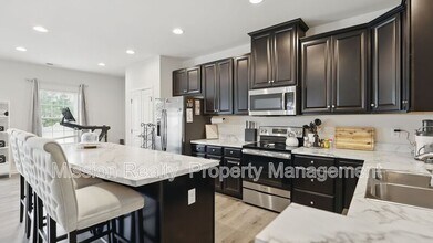 11512 Claimont Mill Dr in Chester, VA - Building Photo - Building Photo