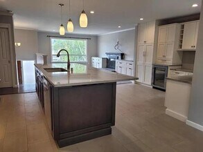 1172 Park Pacifica Ave in Pacifica, CA - Building Photo - Building Photo