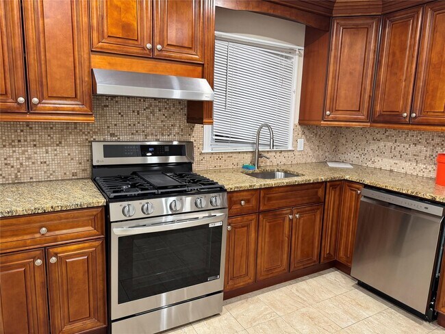 506 New Rochelle Rd-Unit -2 in Bronxville, NY - Building Photo - Building Photo