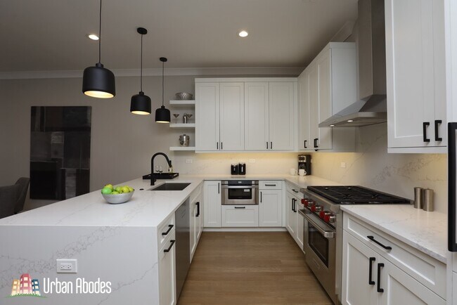 2244 N Kenmore Ave in Chicago, IL - Building Photo - Building Photo