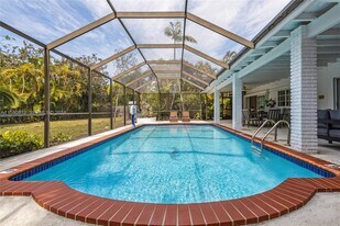 10130 SW 70th Ave in Miami, FL - Building Photo