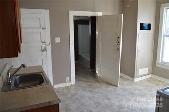 208 Wilson St in Statesville, NC - Building Photo - Building Photo