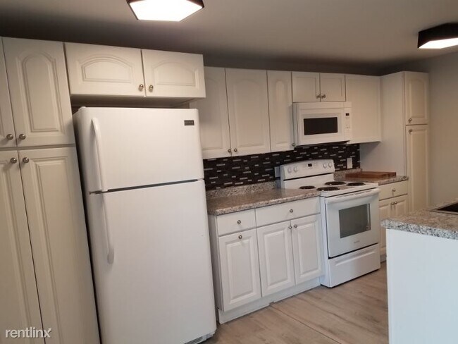 7581 Warner Rd in Saline, MI - Building Photo - Building Photo