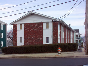 333 Almond St in Fall River, MA - Building Photo - Building Photo