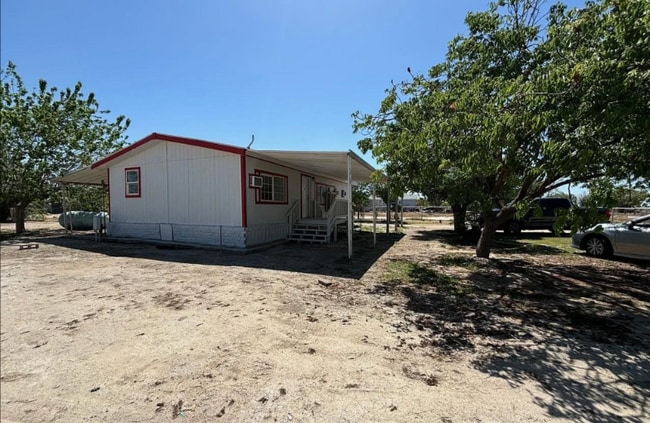 10248 Lytle Ave in Delano, CA - Building Photo - Building Photo