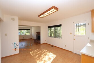 3909 Coolidge Ave in Oakland, CA - Building Photo - Building Photo