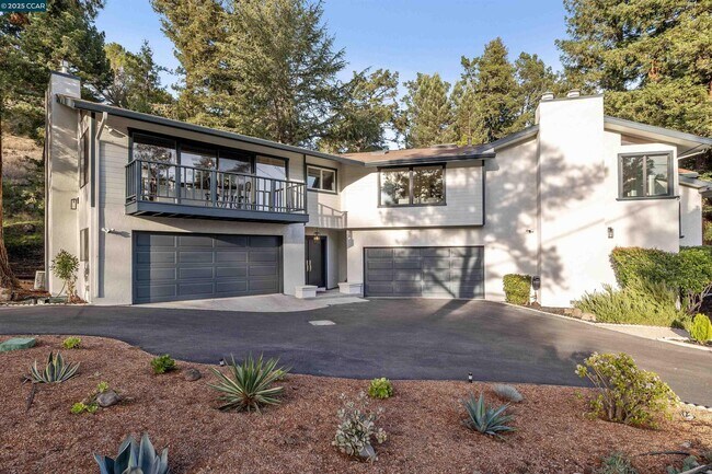 4104 El Nido Ranch Rd in Lafayette, CA - Building Photo - Building Photo