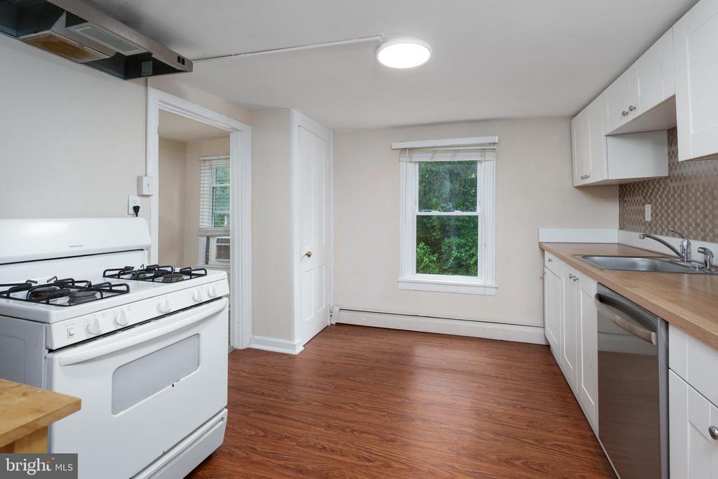 124 Washington Rd in Princeton, NJ - Building Photo