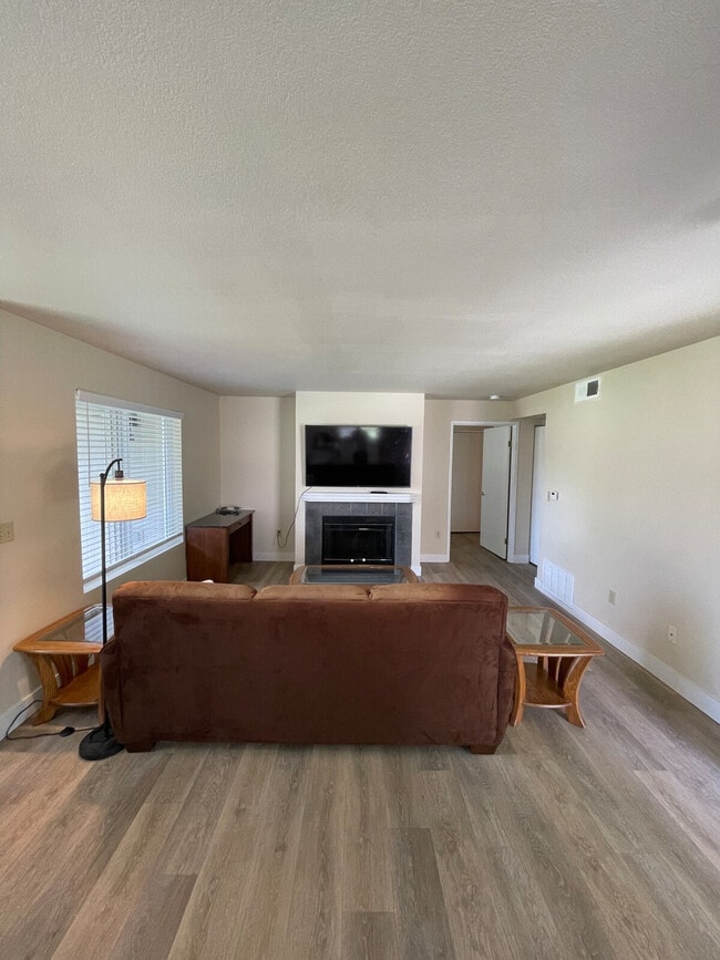 property at 604 N Columbia Center Blvd